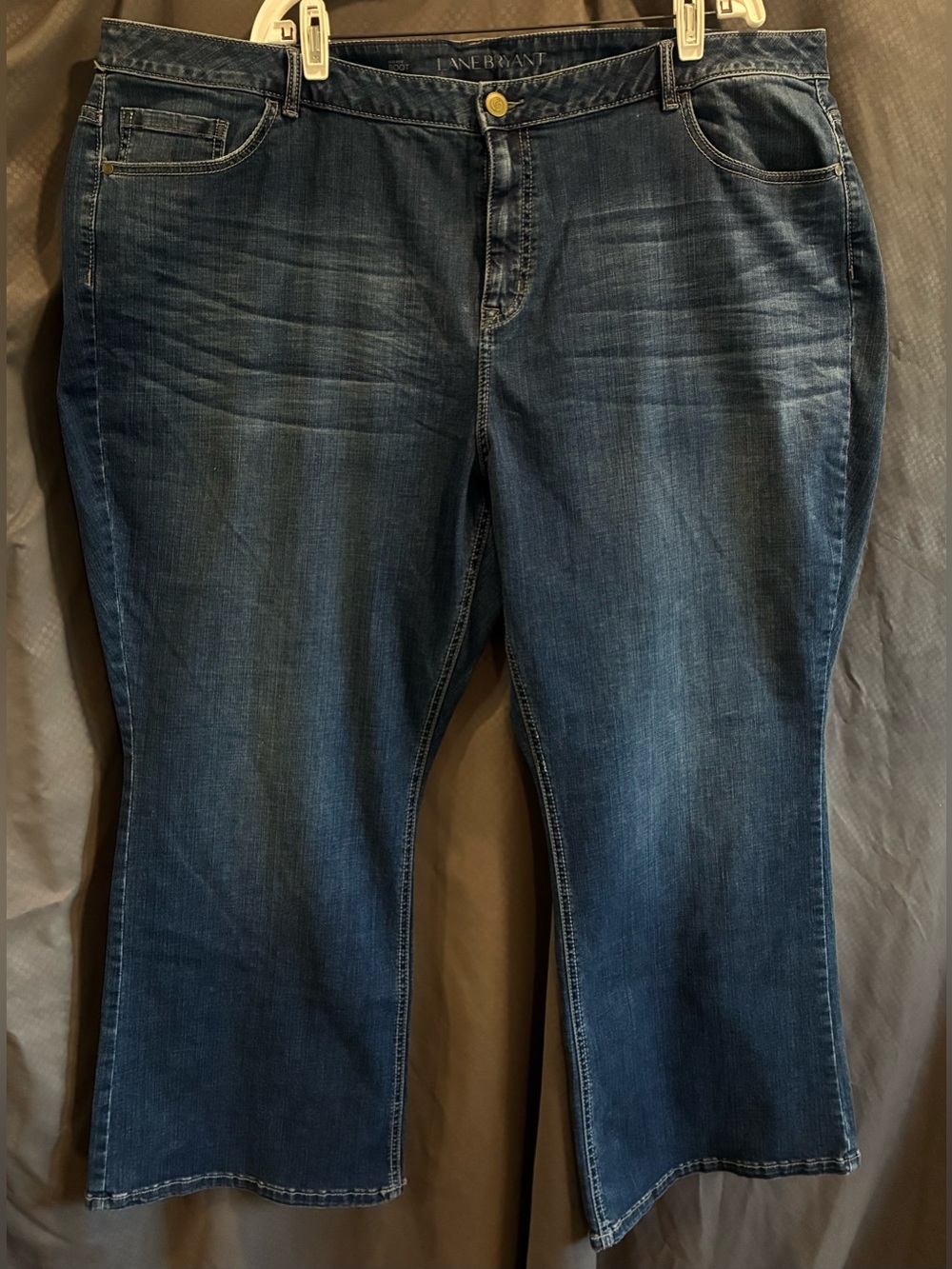 Lane Bryant Women’s Mid-Rise Bootcut Jeans w/Whiskering Detail; Size 28S